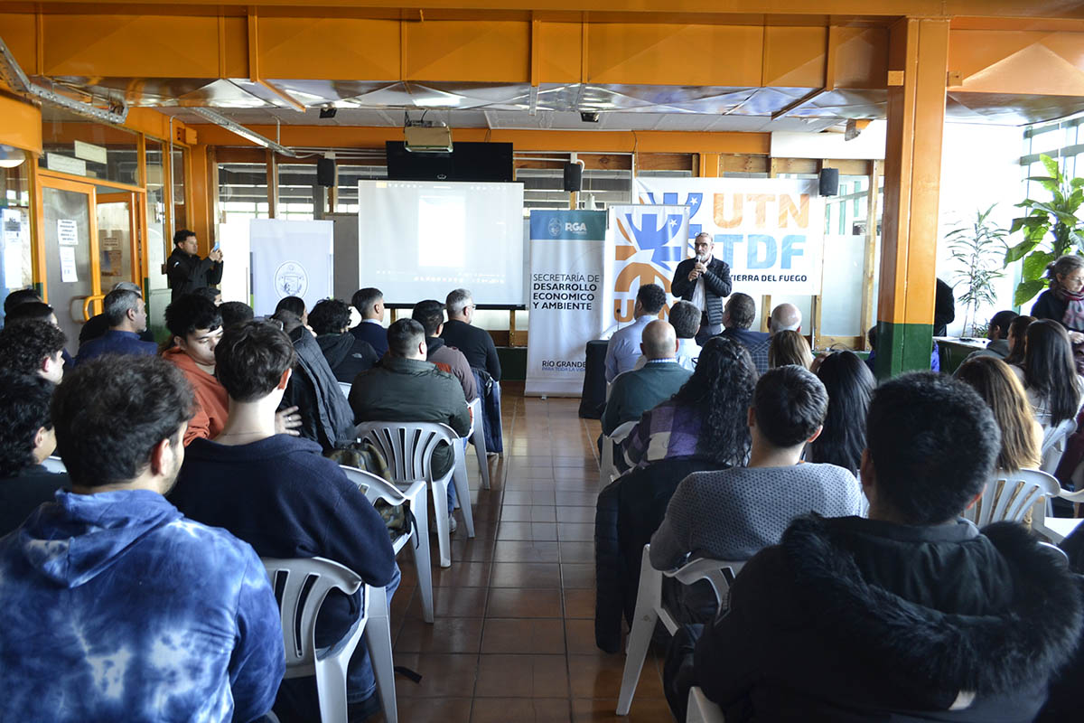 UTN: Se lanzó la primera jornada “De ayer a mañana, Industria, Soberanía y Transformación”