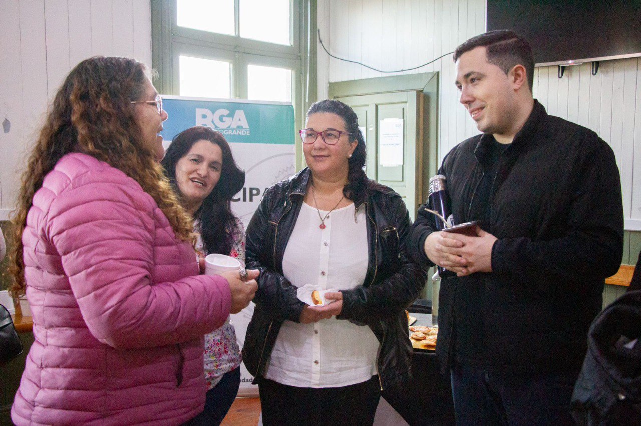 Mujeres que asisten a talleres en Casa Municipal fueron agasajadas