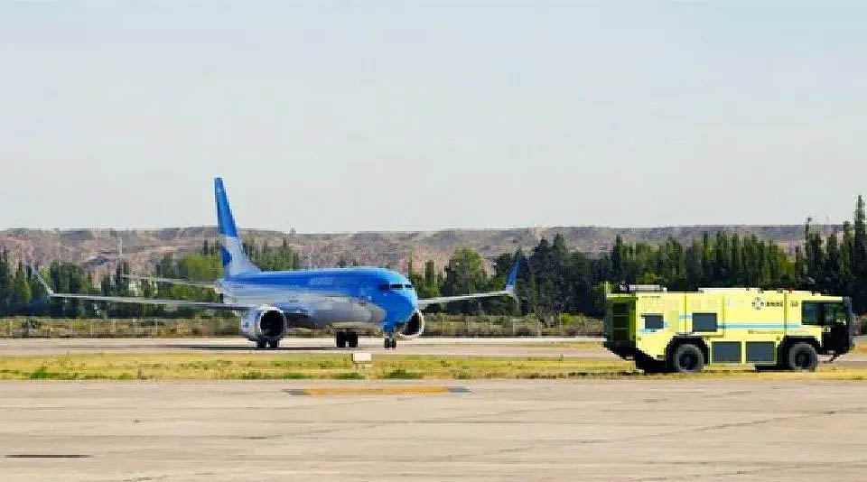 Partió de Ushuaia y debió aterrizar de emergencia en Comodoro Rivadavia