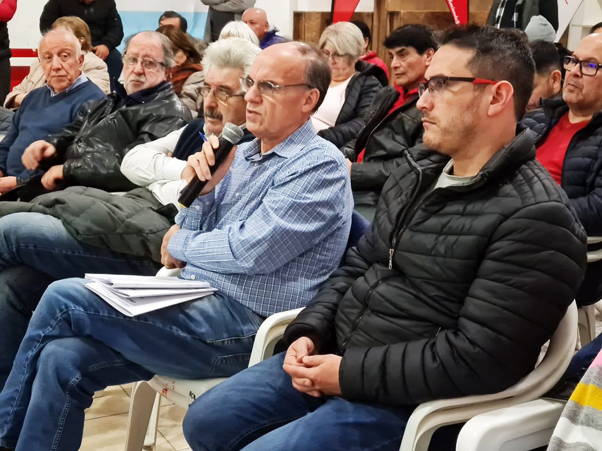 Pablo Blanco se presentó en la sede de la UCR de Río Grande.