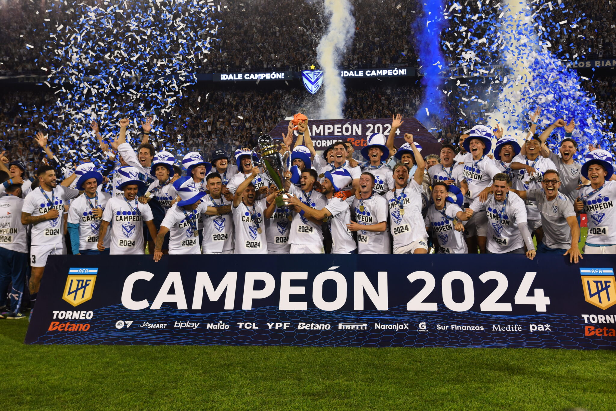 Vélez se consagra campeón de la Liga Profesional tras vencer a Huracán