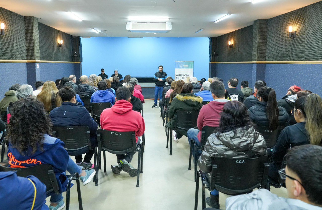 Clubes riograndenses entrenan en espacios deportivo municipales