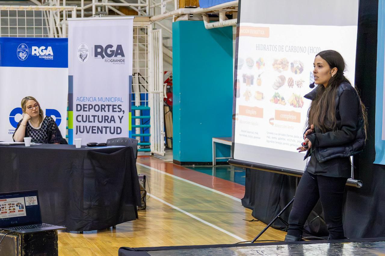 Se llevó adelante la charla “El poder de la psicología y la nutrición en el deporte”