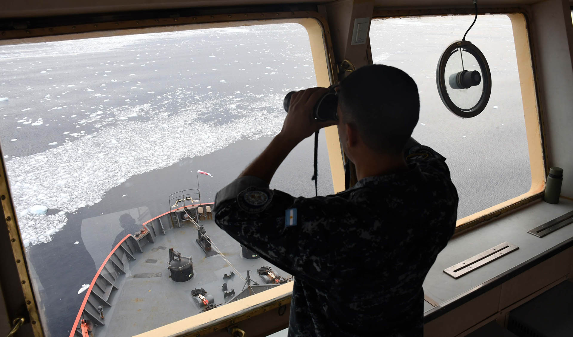 El rompehielos ARA “Almirante Irízar” arribó a la Base Antártica Conjunta Orcadas