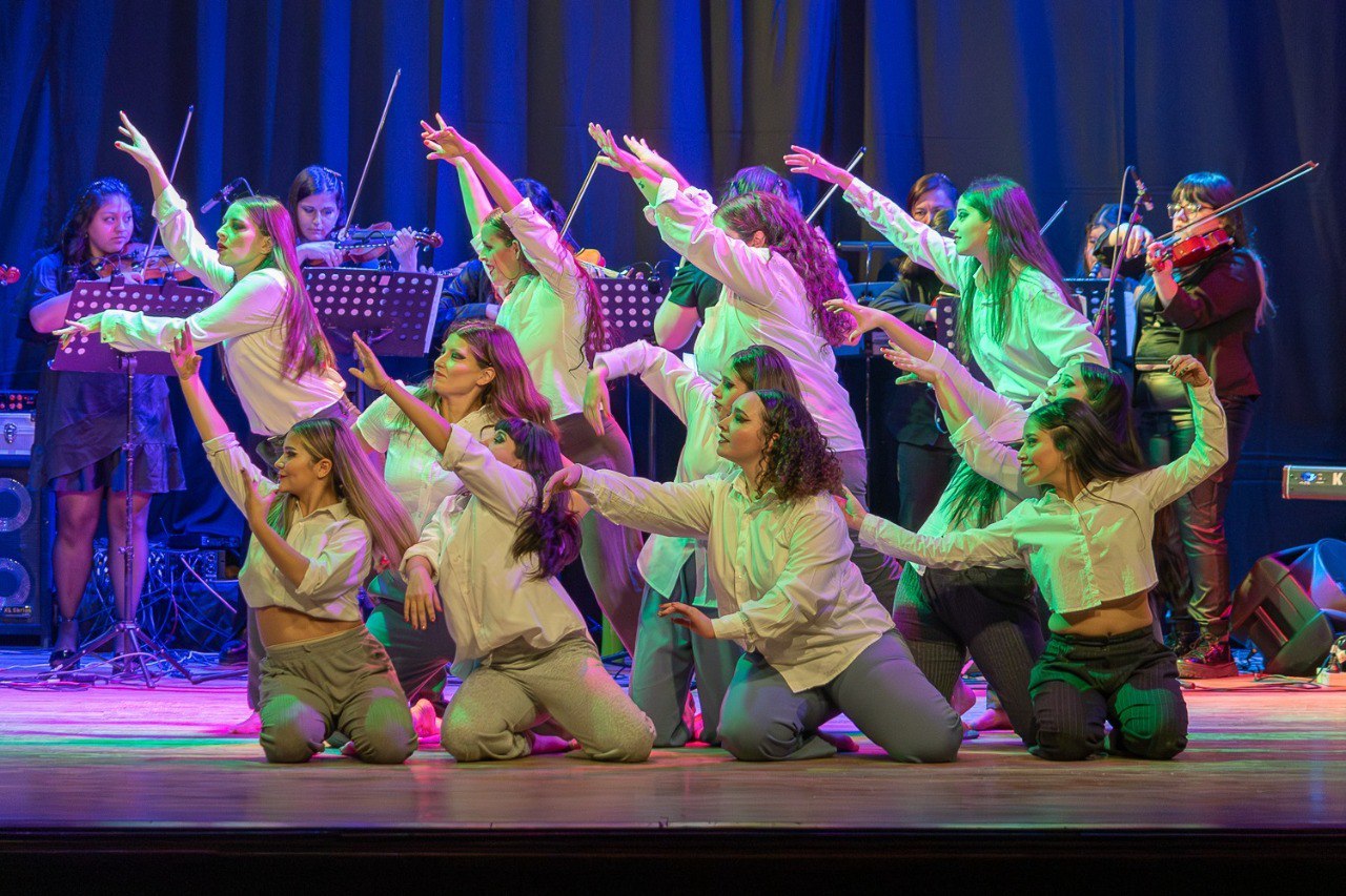 A sala llena se vivió "Mujeres en escena muestra cultural de la potencia femenina"