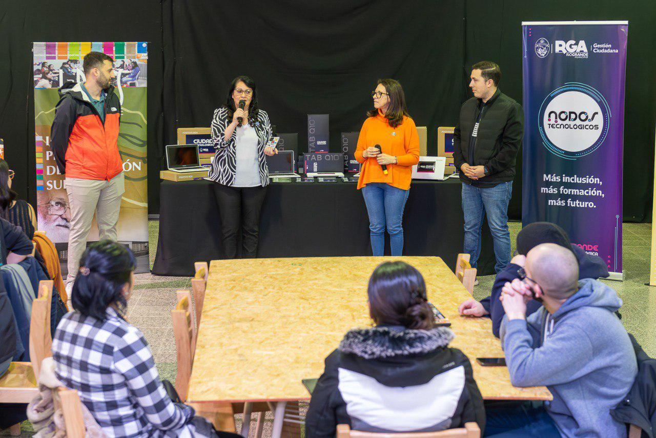 Los “Nodos de Inclusión Tecnológica” llegaron al Bachillerato Popular y al Ipes “Paulo Freire”