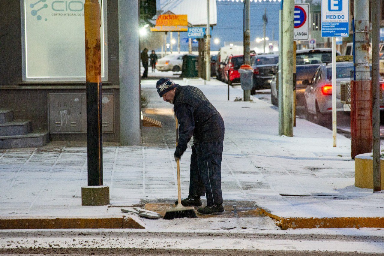 Intensa labor municipal en la limpieza de calles y espacios públicos