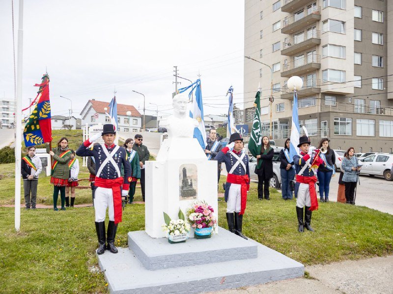 Integrantes del Regimiento Patricios visita Río Grande