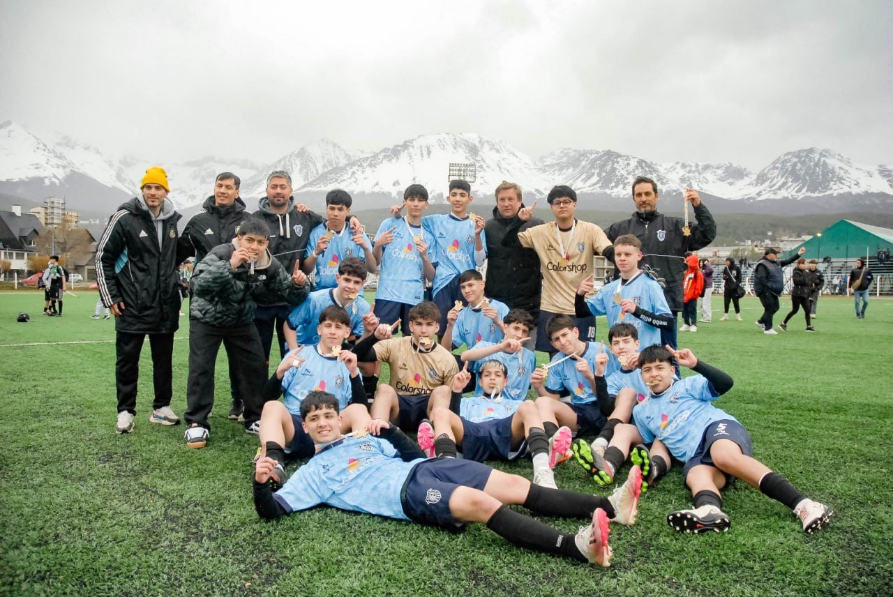 Se disputaron las finales Sub14 y Sub16 del fútbol 11 masculino, en el Estadio "Hugo Lumbreras” de Ushuaia. 