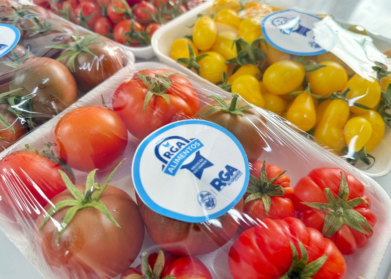 Encontrá tomates y ensaladas agroecológicas frescas de "RGA Alimentos"