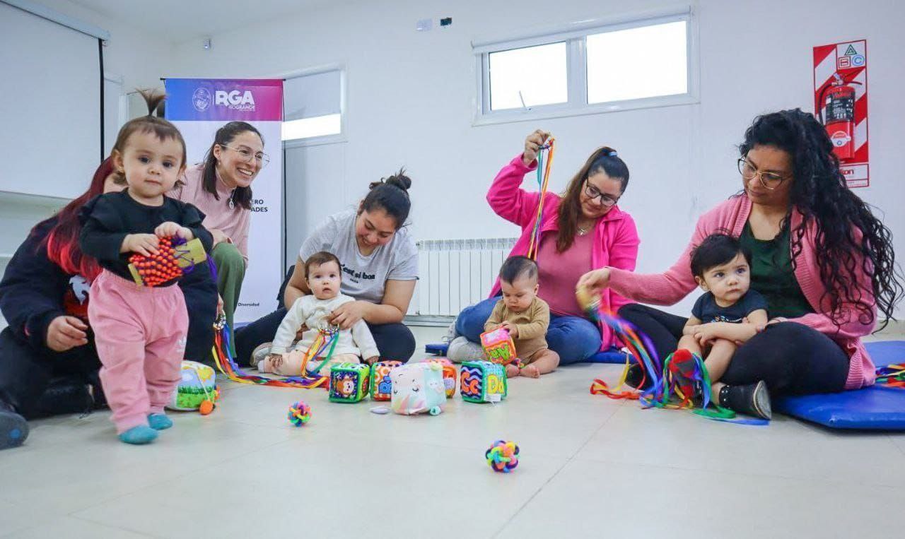 Municipio de Río Grande lleva adelante diversas iniciativas dirigidas a personas gestantes, infancias y familias de la ciudad.