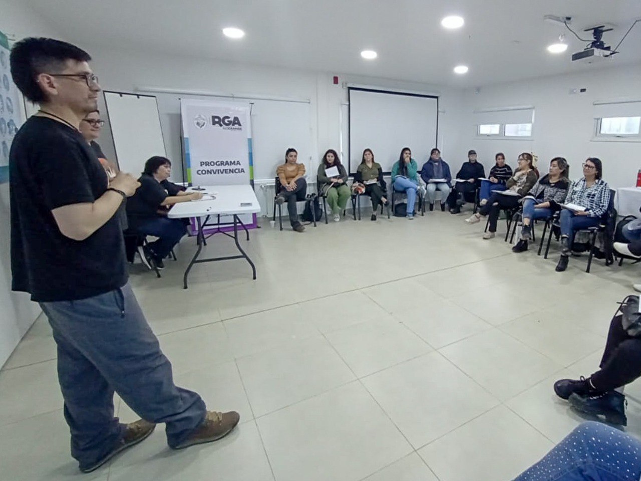 Inició el taller "Inclusión a través de la Lengu ade Señas Argentina".