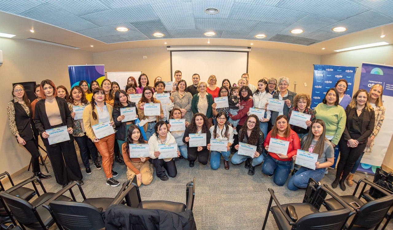 Finalizó el curso "Asitente en el Arte de Cuidar Niñas y Niños"