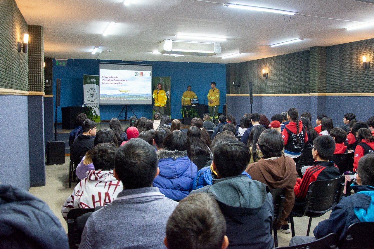Más de 600 estudiantes fueron parte de la 3° Expo y Foro Ambiental en Río Grande