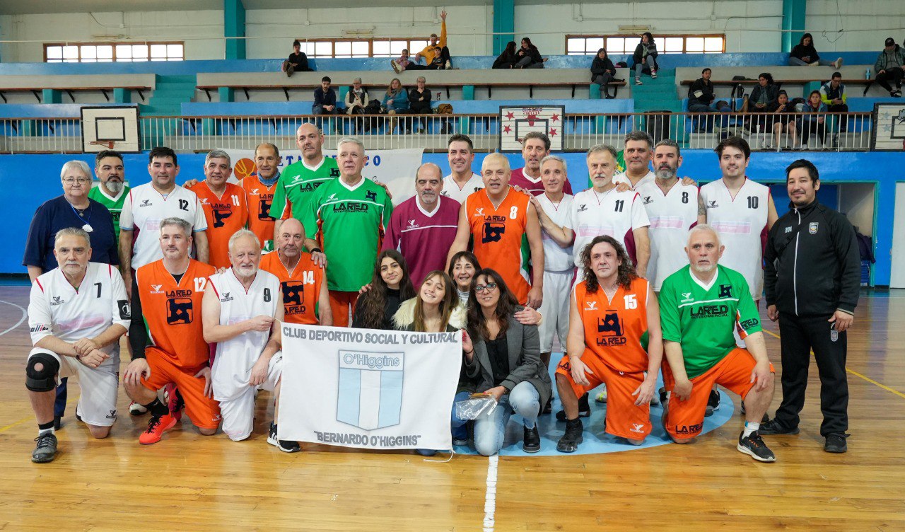 Comenzó el torneo de básquet en homenaje al profesor Alberto Diaz.