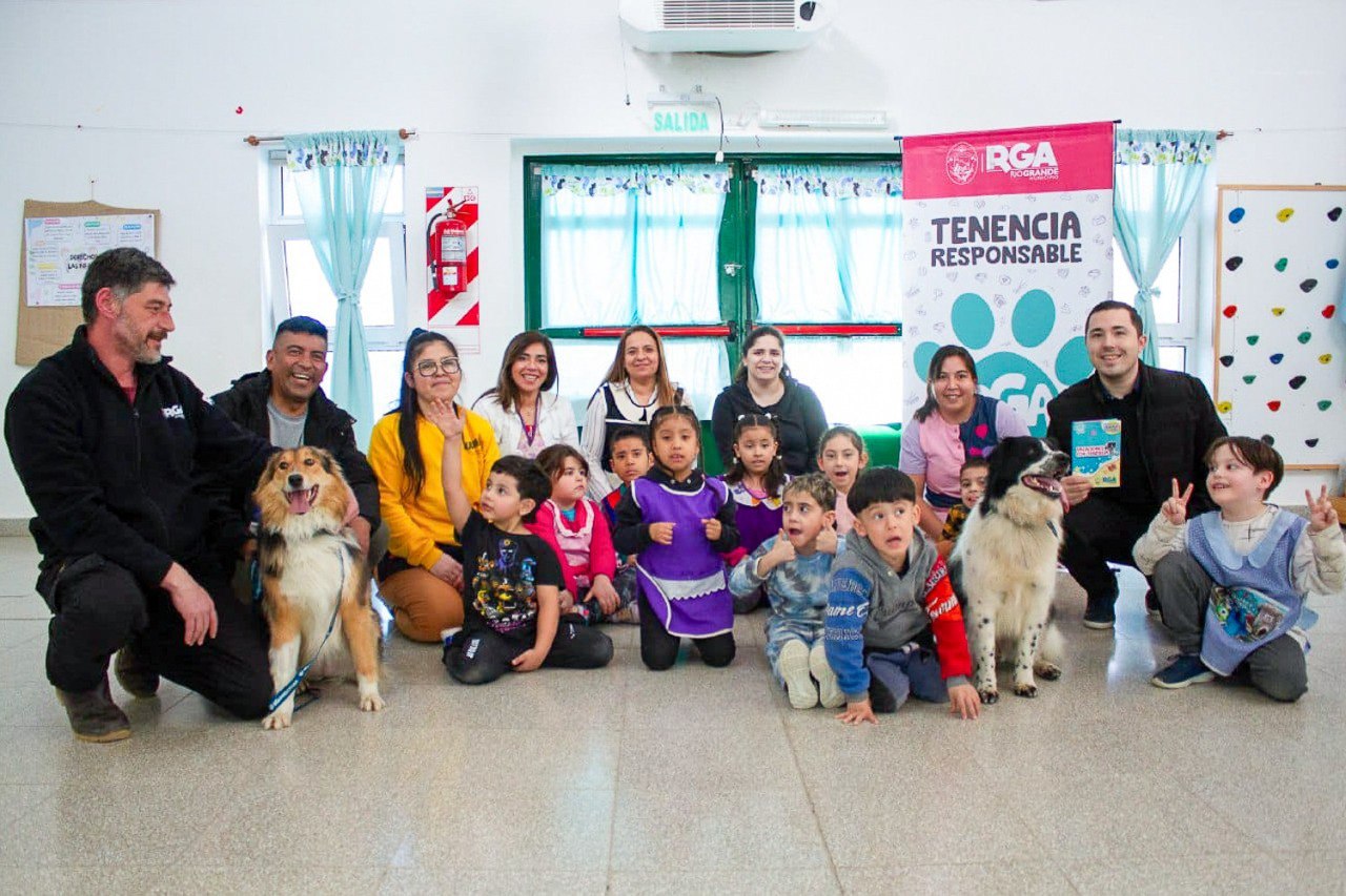 El Municipio entregó nuevo equipamiento tecnológico al Jardín de Infantes N.° 27 "Botecito de Papel".