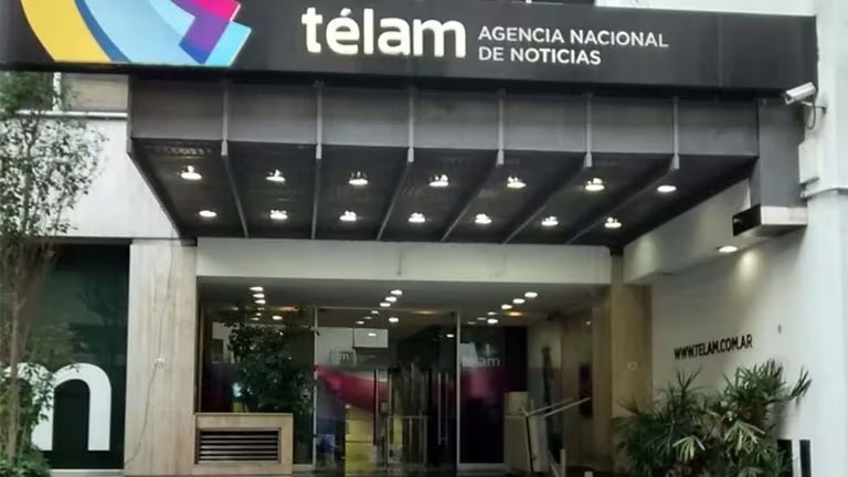 Javier Milei adelantó que cerrará la agencia Telam