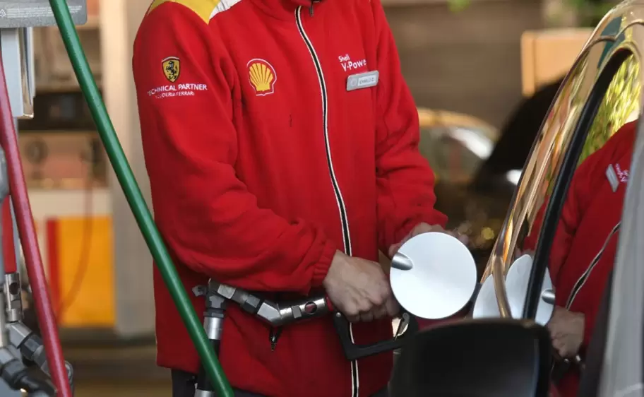 Los nuevos descuentos para cargar nafta y gasoil con rebajas de hasta $10.000 en agosto de 2024