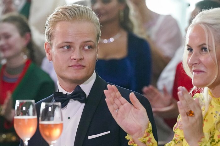 Escándalo en Noruega: prisión preventiva para el hijo de la princesa Mette-Marit por violación