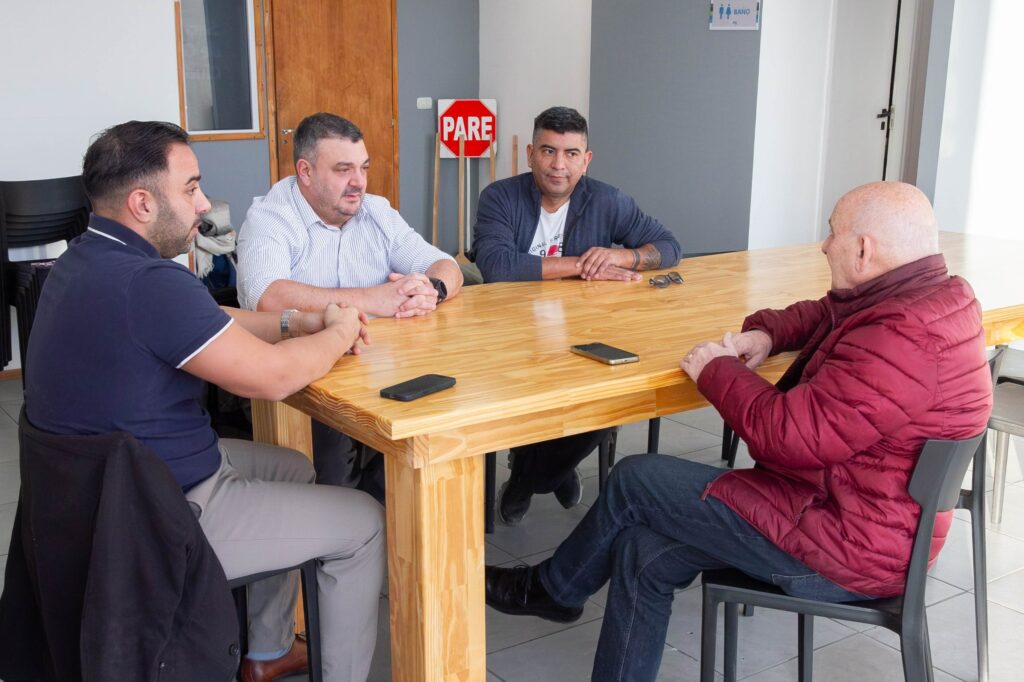 El Municipio de Río Grande, a través de la Secretaría de Gestión Ciudadana, mantuvo una reunión con representantes del sindicato de judiciales de la provincia.