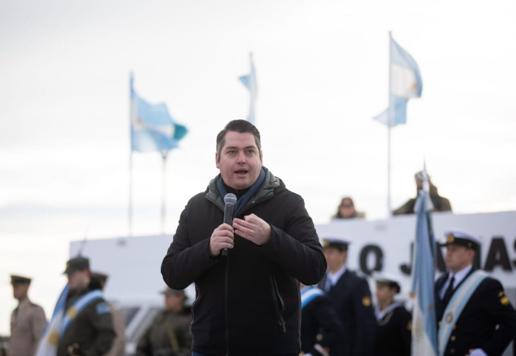 El intendente Martín Perez, en el marco del 209° Aniversario de la Independencia Argentina.