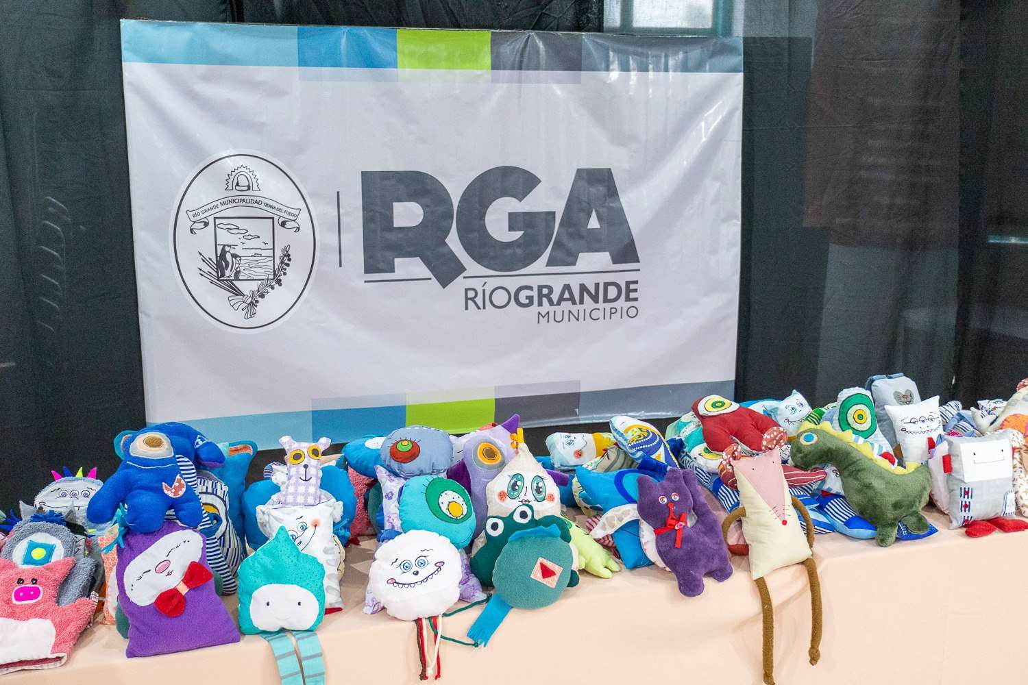 El Municipio de Río Grande confeccionará muñecos para regalar