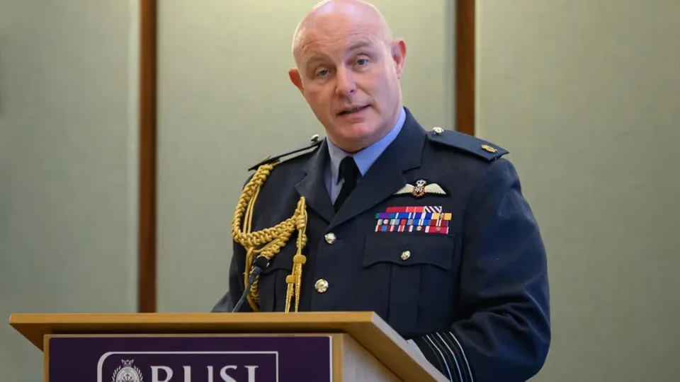 Jefe de la Real Fuerza Aérea británica, Sir Richard Knighton.