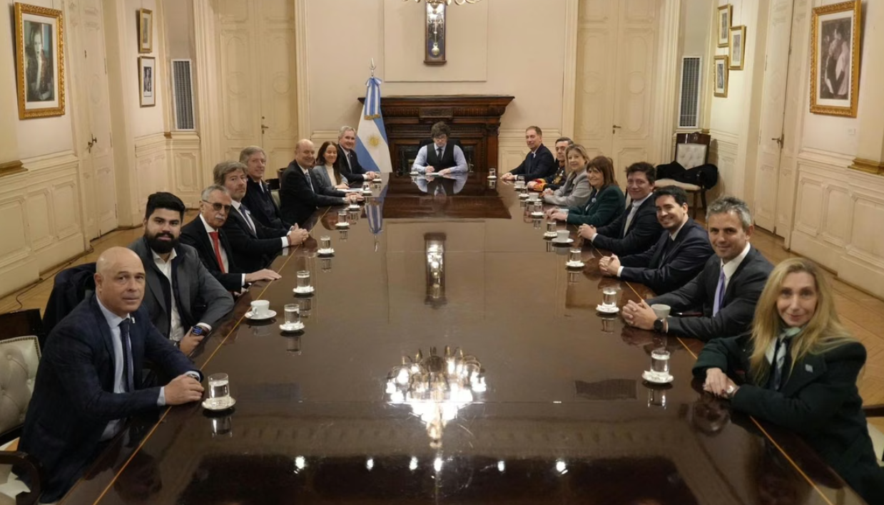 Milei presentó ante sus ministros el proyecto del Presupuesto 2027 y la ley por Malvinas