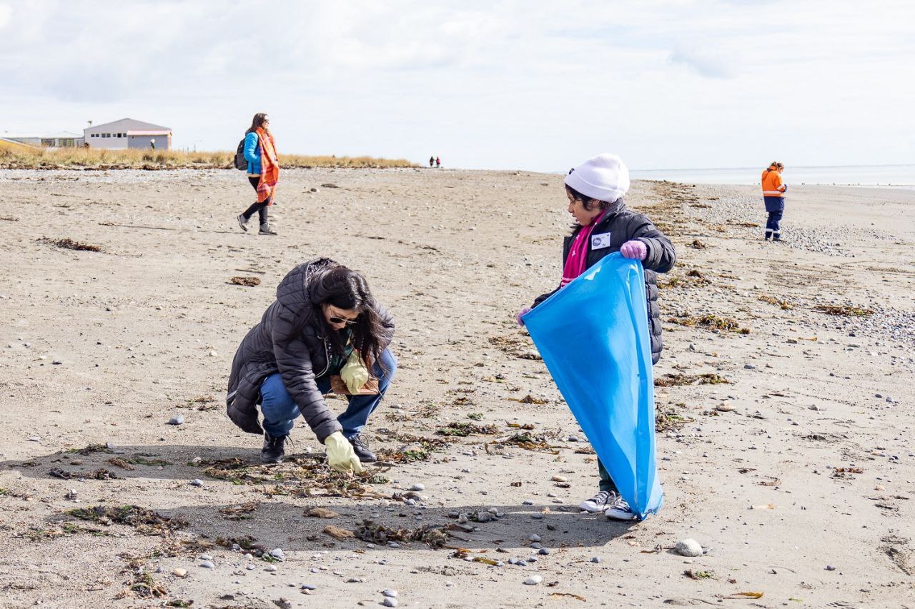 Jornada de Plogging en la costa de la ciudad