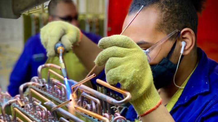 La industria fueguina perdió más de un tercio del empleo en un año